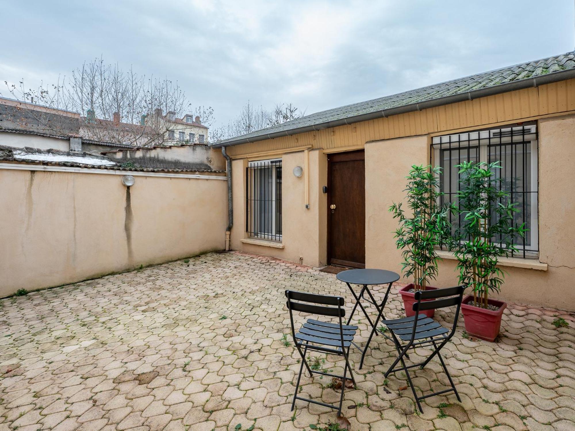 Secret Cache De Valmy Apartamento Lyon Exterior foto